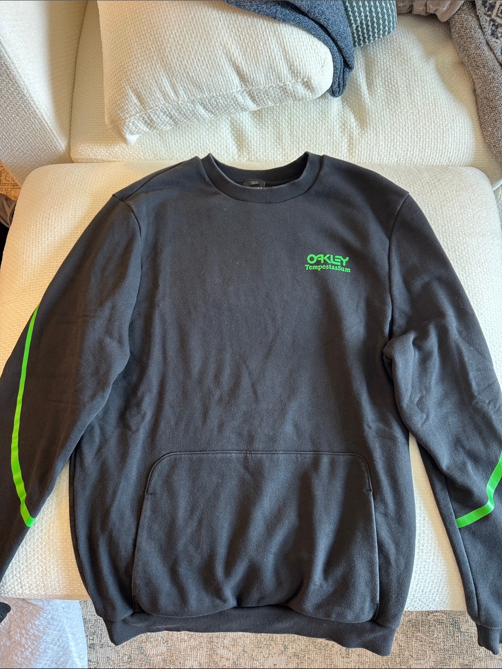 Oakley Tempestassum Black Crewneck Sweatshirt with Green Accents